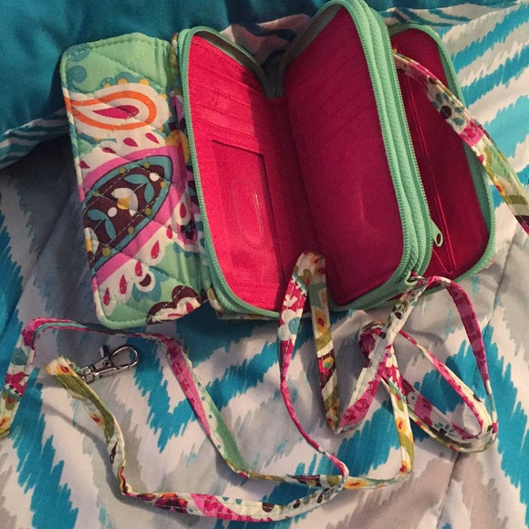 Vera Bradley interchangeable wristlet/wallet bag. - Picture 6 of 6